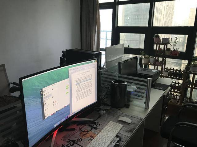 在安徽玉琪文化传媒记者看到,优雅的办公环境,高端的办公设备